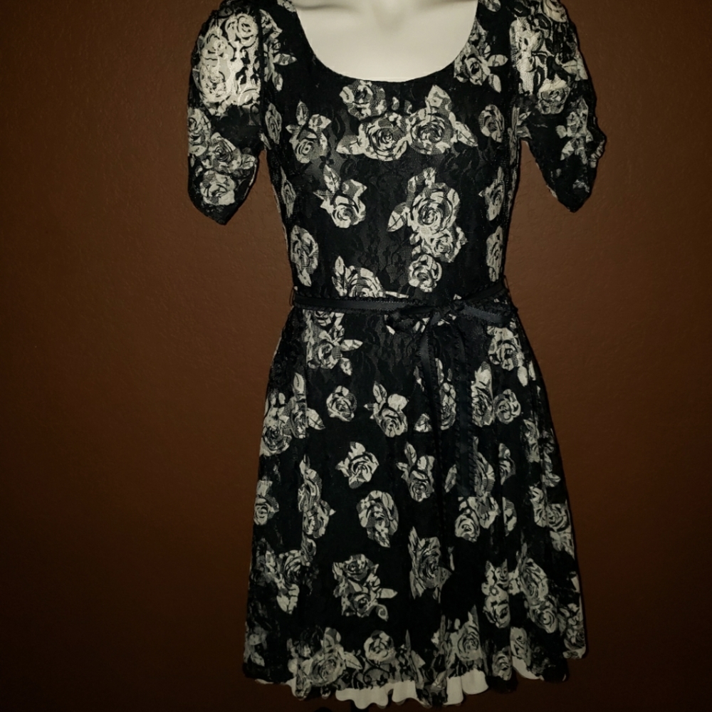 American Rag Black Floral Lace Dress Size S Gorgeous 😍